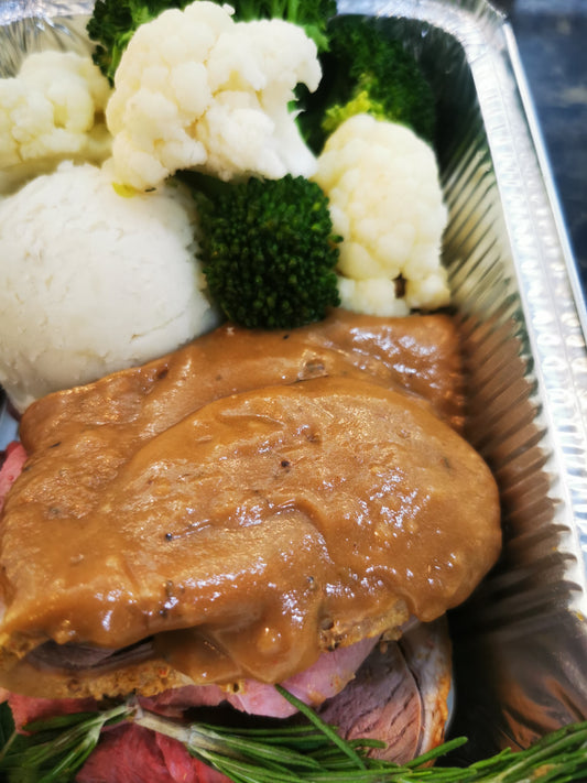 Roast Leg of Lamb /Minted Gravy – Entrée Only (Frozen)