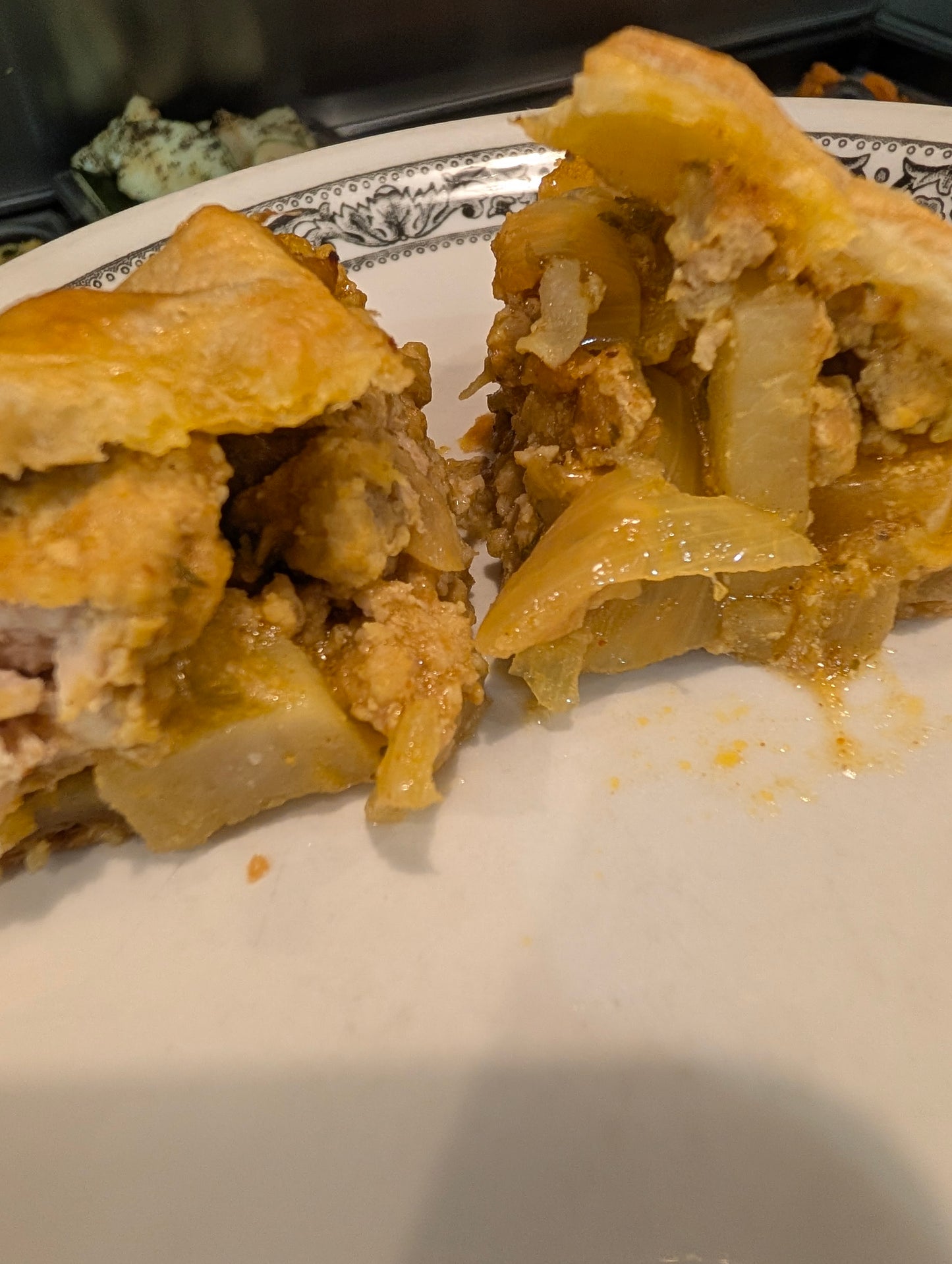 Sweet Curry Pork Hand Pie  - Individual)
